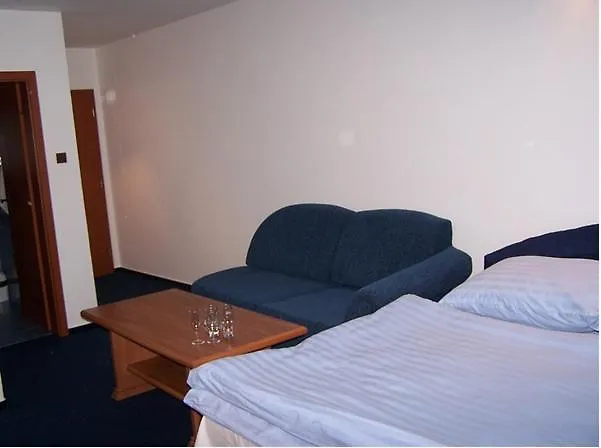 Hotel U Jelena 3*